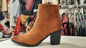 Boots-9524